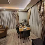 Isra 5 1 Bedroom Private Pool And Garden ヴィラ