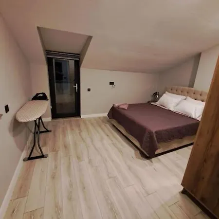 Isra 5 1 Bedroom Private Pool And Garden Вилла *